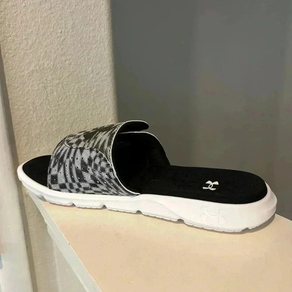 NEW Under Armour Ignite Pro Graphic Slide Sandal 3026024-003 Mens Size 8 - Picture 3 of 9